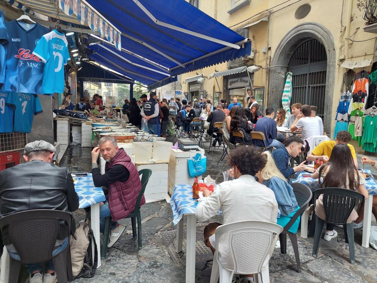 Mini Appartamento Al Chiostro Napoli Exterior foto